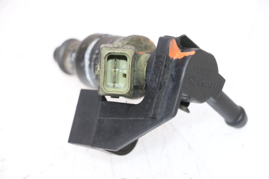 photo de INJECTEUR PEUGEOT SATELIS COMPRESSOR K15 125 (2006 - 2009) - Zoom état d’usage