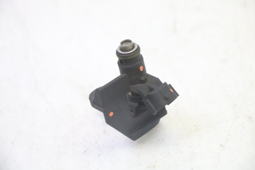 photo de INJECTEUR PEUGEOT SATELIS 125 (2006 - 2009) - Autre angle de vue