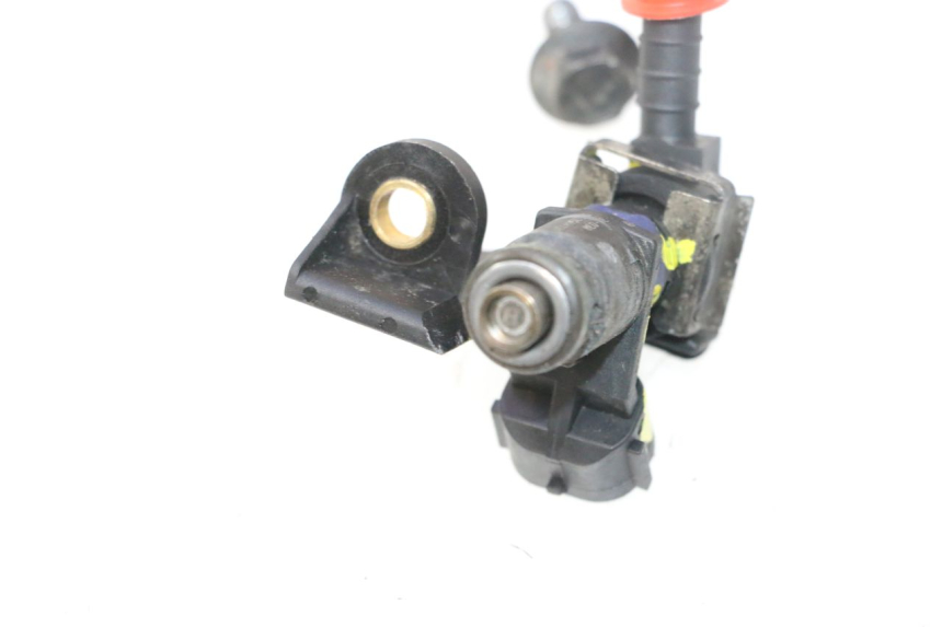 photo de INJECTEUR PEUGEOT SATELIS 125 (2006 - 2009) - Autre angle de vue