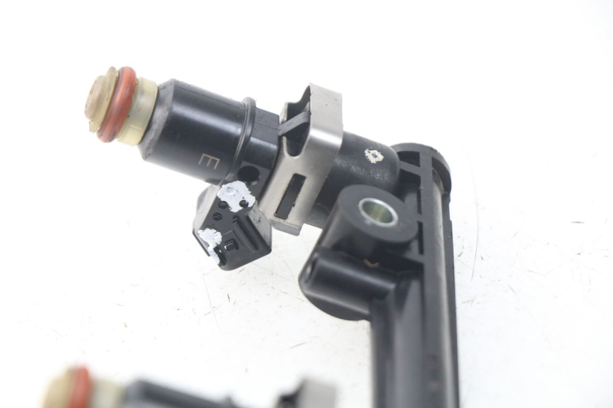 photo de INJECTEUR TRIUMPH SPRINT ST ABS 1050 (2005 - 2007) - Autre angle de vue