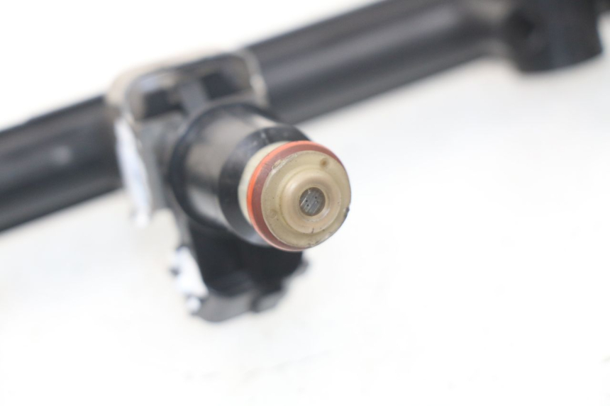 photo de INJECTEUR TRIUMPH SPRINT ST ABS 1050 (2005 - 2007) - État de surface