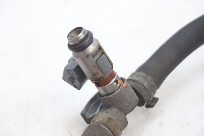 photo de INJECTEUR DUCATI SS IE DS CARENEE 1000 (2002 - 2006) - Autre angle de vue