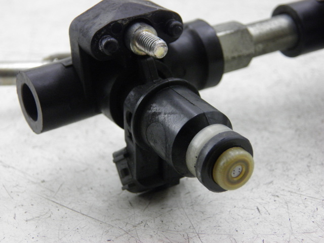 photo de INJECTEUR SUZUKI BURGMAN EXECUTIVE 650 (2008 - 2010) - Autre angle de vue
