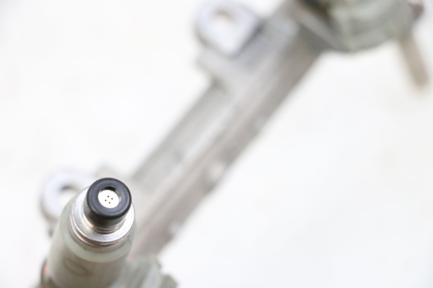 photo de INJECTEUR YAMAHA TDM ABS 900 (2002 - 2014) - Zoom état d’usage