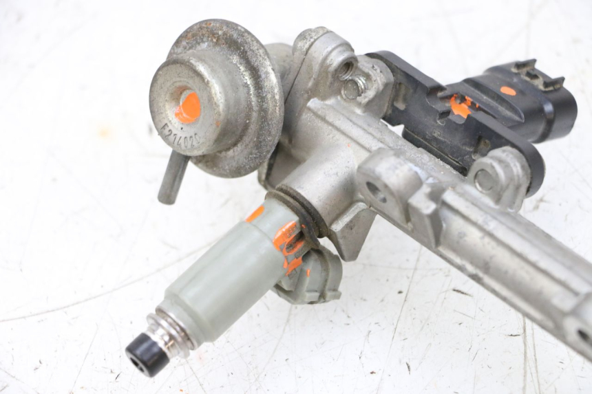 photo de INJECTEUR YAMAHA TDM ABS 900 (2002 - 2014) - Points de fixation