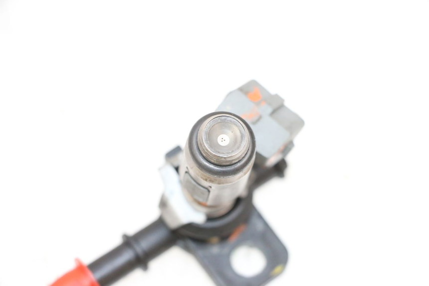 photo de INJECTEUR PIAGGIO VESPA GTS SUPER IE 125 (2009 - 2016) - Zoom état d’usage