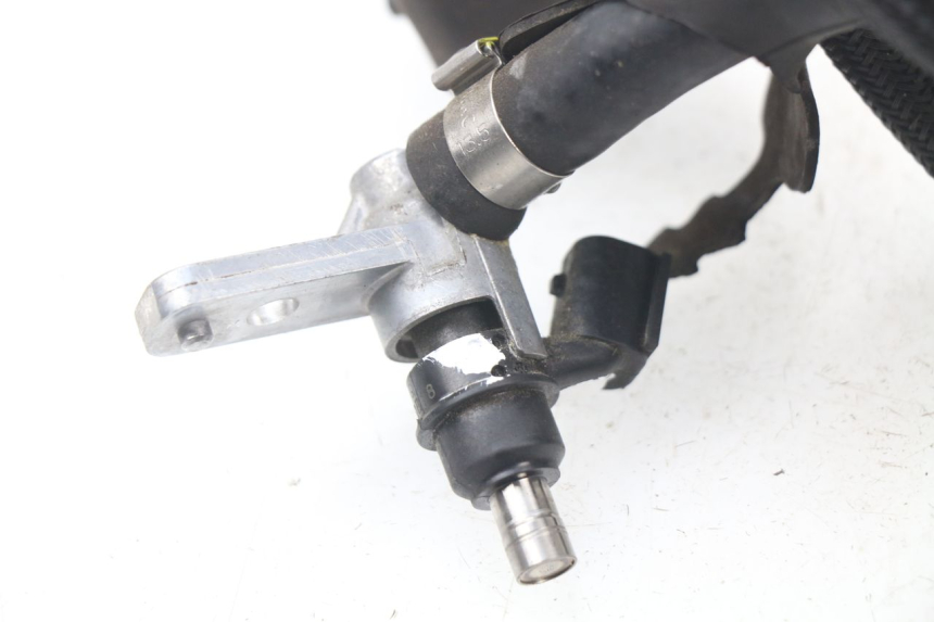 photo de INJECTEUR KYMCO X-CITING XCITING 400 (2014 - 2018) - Gros plan technique