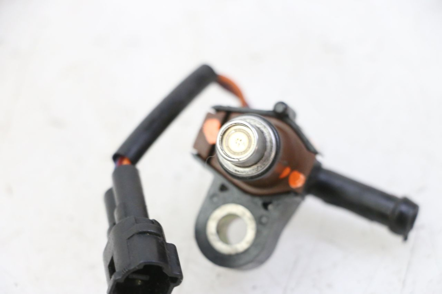 photo de INJECTEUR YAMAHA X-MAX XMAX 250 (2006 - 2009) - Gros plan technique