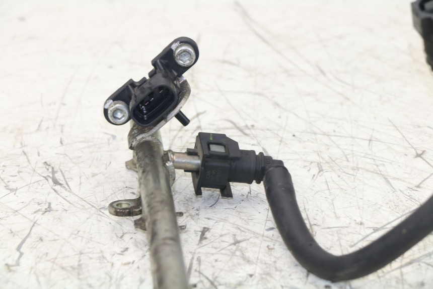 photo de INJECTEUR YAMAHA FZ1 FAZER 1000 (2007 - 2009) - Points de fixation