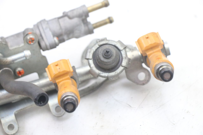 photo de INJECTEUR YAMAHA FZ6 FAZER S2 600 (2007 - 2011) - Points de fixation