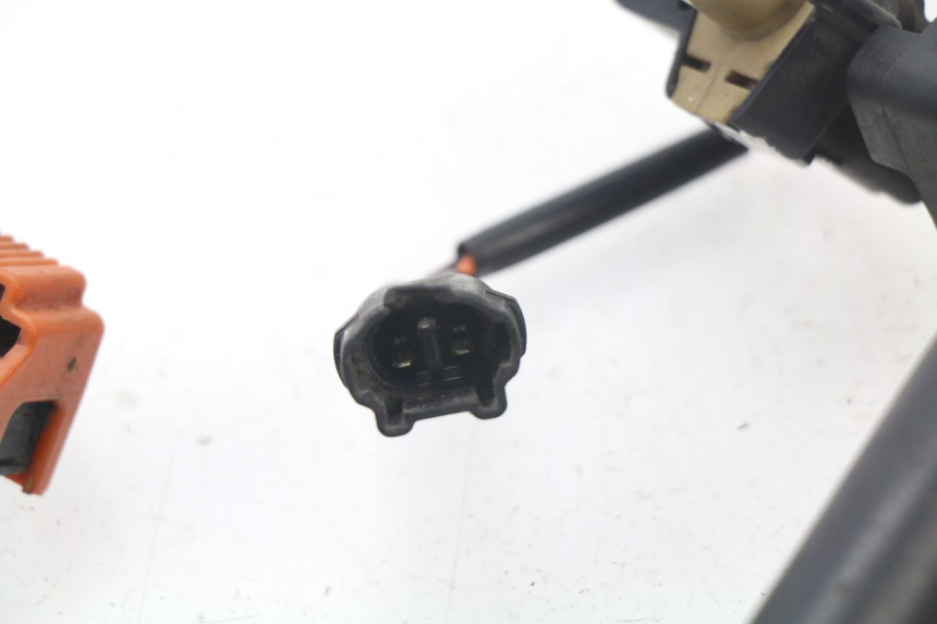 photo de INJECTEUR YAMAHA YBR 125 (2007 - 2009) - Zoom état d’usage