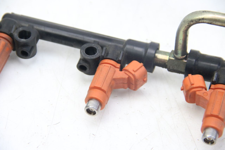 photo de INJECTEUR KAWASAKI Z ABS 1000 (2014 - 2020) - Gros plan technique