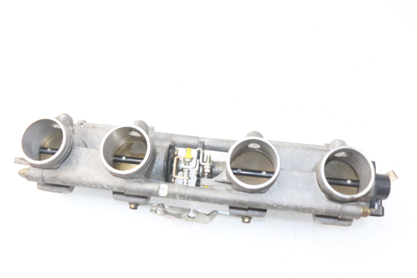 photo de INJECTION MV AGUSTA BRUTALE R WALLY 910 (2008 - 2008) - Détails caractéristiques