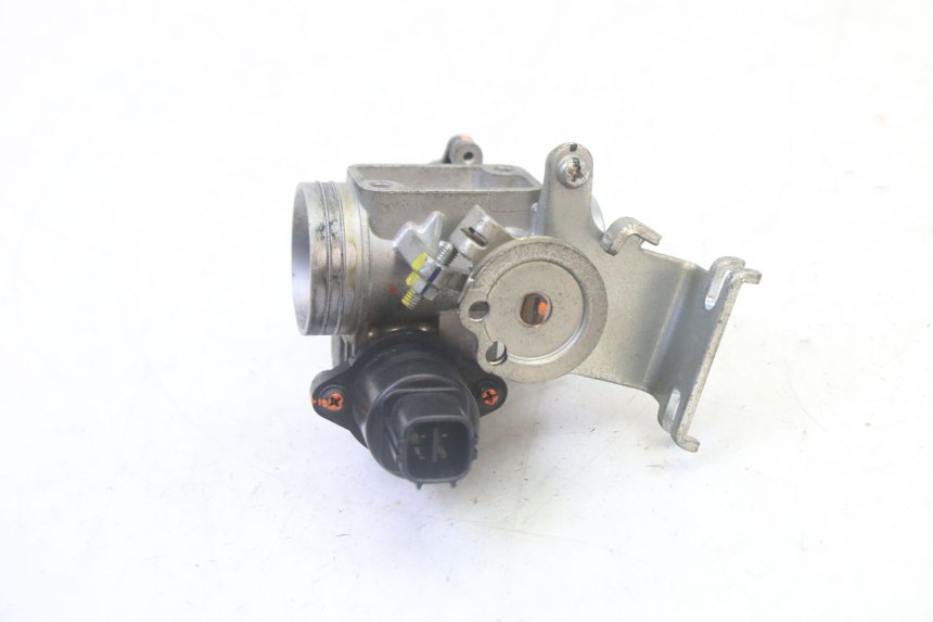 photo de INJECTION SUZUKI BURGMAN 125 (2007 - 2014) - Gros plan technique