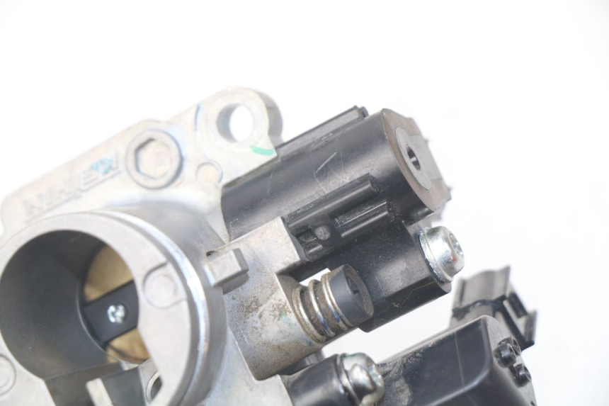 photo de INJECTION HONDA CRF CR-F 125 (2020 - 2021) - Gros plan technique