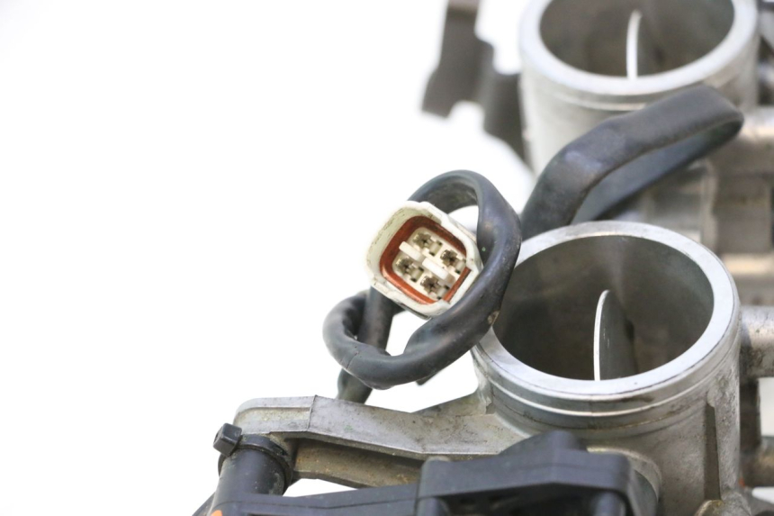 photo de INJECTION KAWASAKI ER-6 ER6 N 650 (2005 - 2009) - Points de fixation