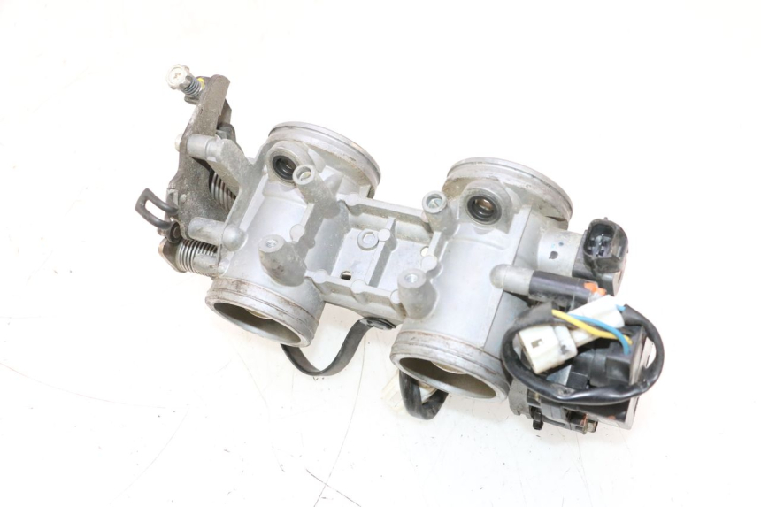 photo de INJECTION KAWASAKI ER-6 ER6 N 650 (2005 - 2009) - Gros plan technique