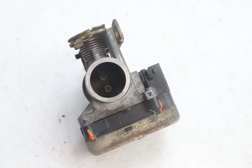 photo de INJECTION HONDA FES PANTHEON 125 (2003 - 2007) - Autre angle de vue
