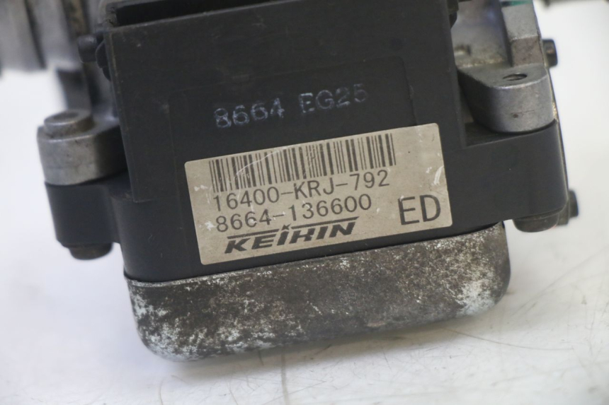 photo de INJECTION HONDA FES S-WING SWING ABS 125 (2007 - 2015) - Autre angle de vue