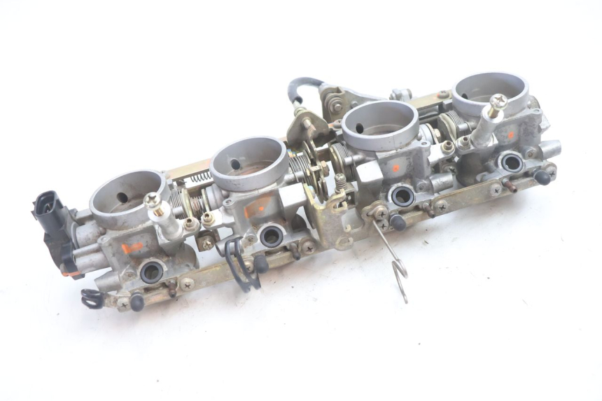 photo de INJECTION YAMAHA FJR 1300 (2001 - 2005) - Gros plan technique