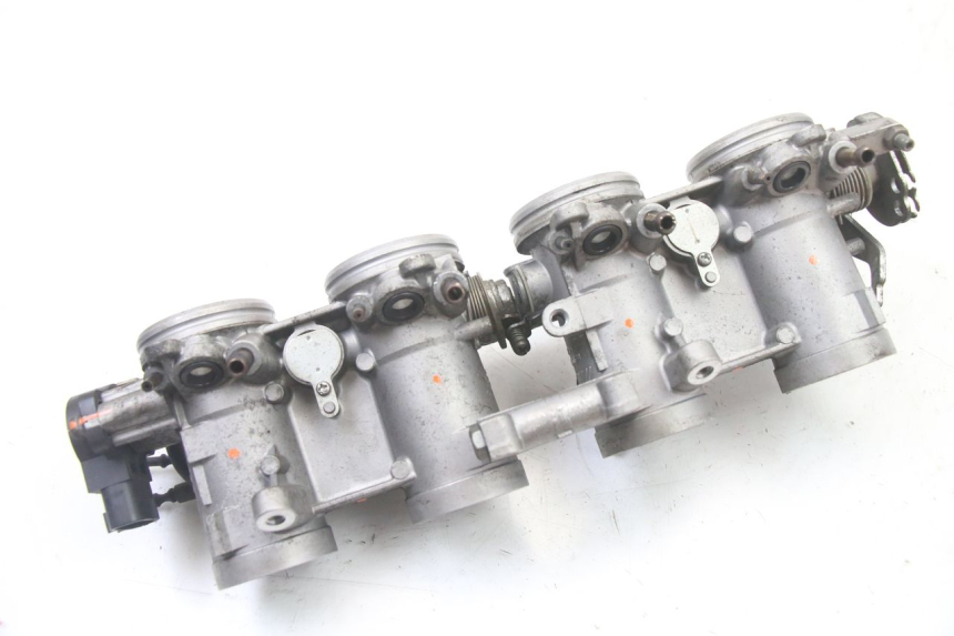 photo de INJECTION YAMAHA FZ6 FAZER S2 600 (2007 - 2011) - Gros plan technique