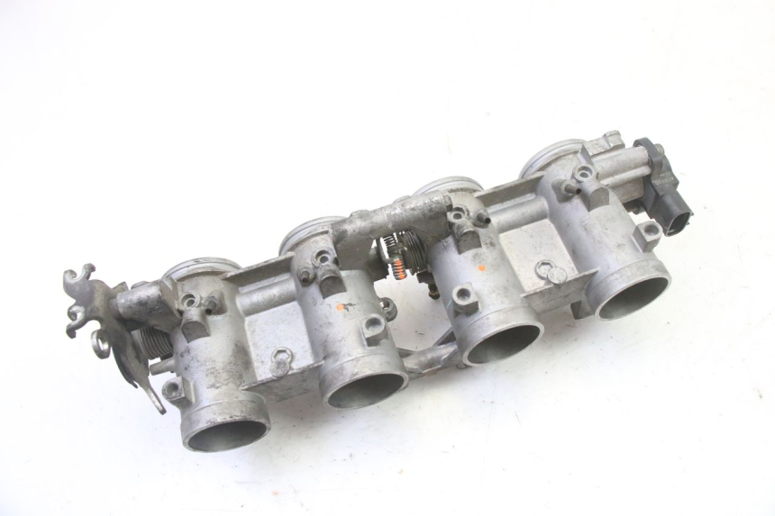 photo de INJECTION YAMAHA FZ6 FAZER S2 600 (2007 - 2011) - Gros plan technique