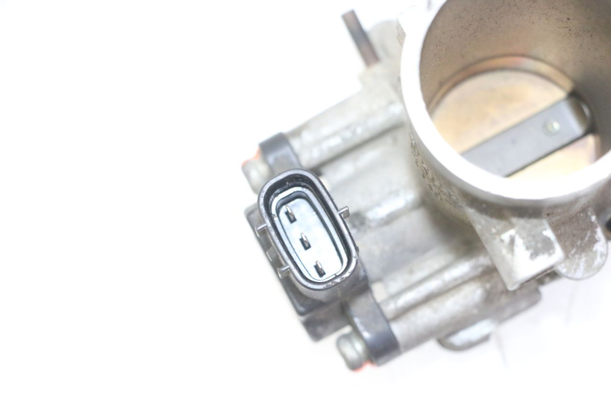 photo de INJECTION YAMAHA FZ6 N FAZER 600 (2004 - 2006) - Gros plan technique