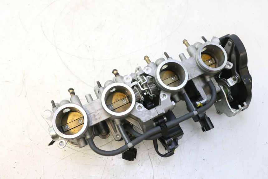 photo de INJECTION YAMAHA FZ8 800 (2010 - 2016) - Zoom composants