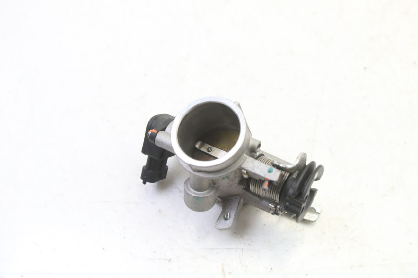 photo de INJECTION BMW G310 R 310 (2016 - 2020) - Autre angle de vue