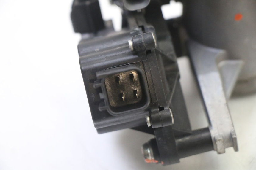 photo de INJECTION SUZUKI GSR 750 (2011 - 2017) - Gros plan technique