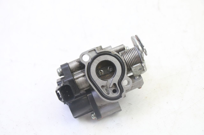 photo de INJECTION PEUGEOT KISBEE 4T 50 (2018 - 2022) - Autre angle de vue