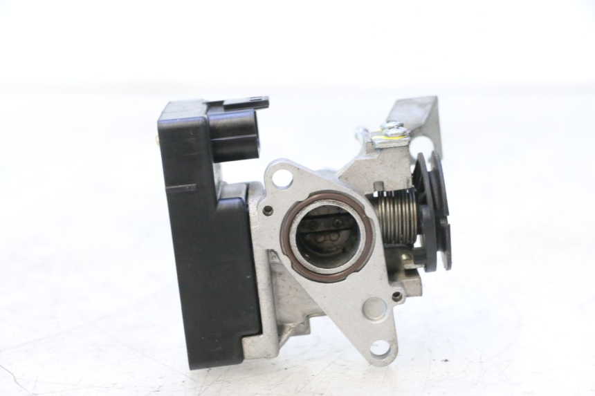 photo de INJECTION PEUGEOT KISBEE 4T 50 (2018 - 2022) - Autre angle de vue