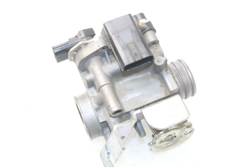 photo de INJECTION HONDA PCX (JF47) 125 (2012 - 2013) - Autre angle de vue