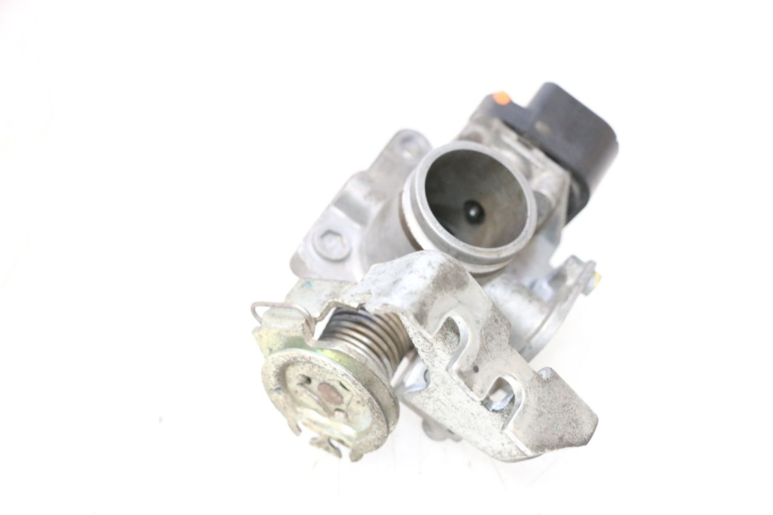 photo de INJECTION HONDA PCX (JF57/JF64) 125 (2014 - 2018) - Autre angle de vue