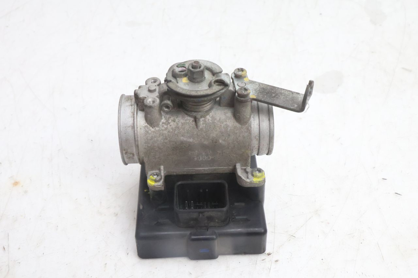 photo de INJECTION PEUGEOT SATELIS 125 (2013 - 2018) - Points de fixation