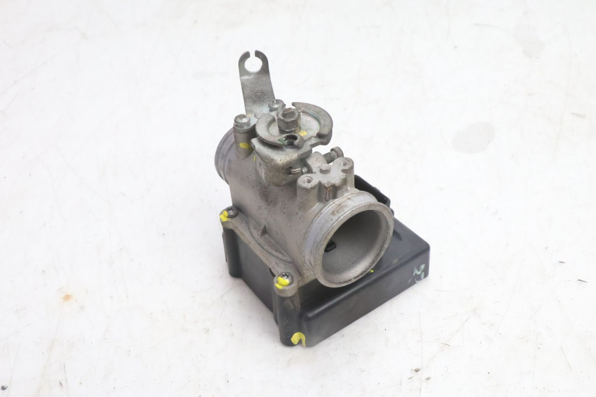 photo de INJECTION PEUGEOT SATELIS 125 (2013 - 2018) - État de surface