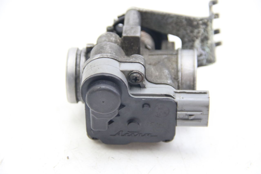 photo de INJECTION SUZUKI SIXTEEN 125 (2008 - 2010) - Autre angle de vue