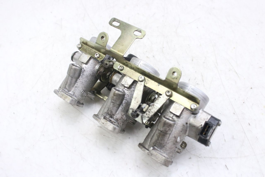 photo de INJECTION TRIUMPH SPRINT ST 955 (1999 - 2001) - Vue d’ensemble