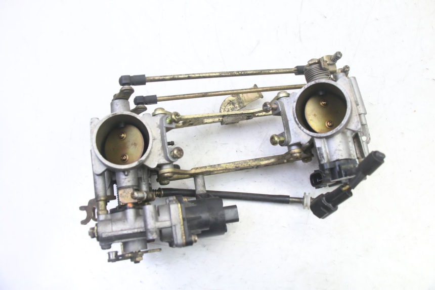 photo de INJECTION SUZUKI SV S 650 (2003 - 2009) - Gros plan technique