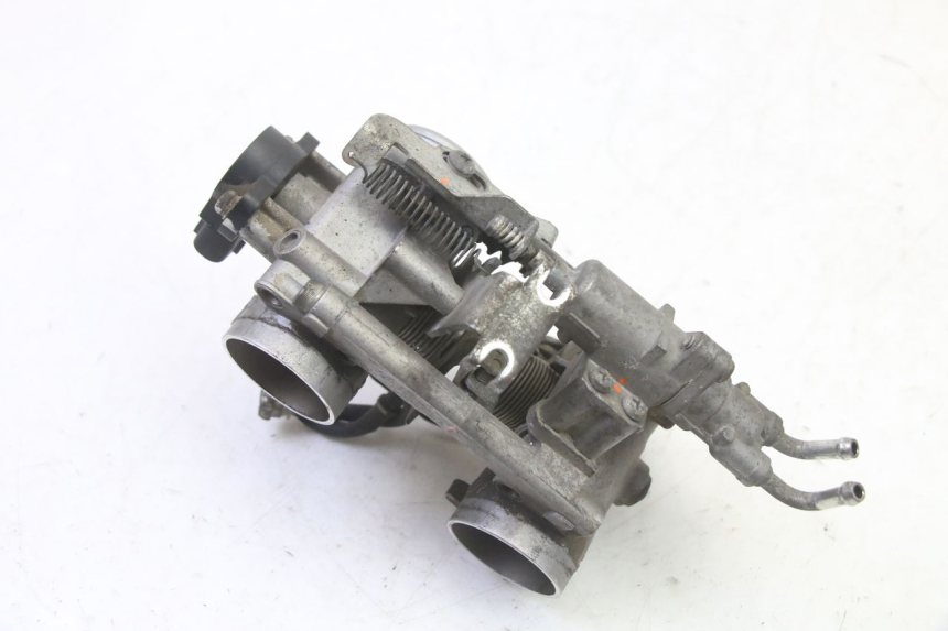 photo de INJECTION YAMAHA TDM ABS 900 (2002 - 2014) - Gros plan technique