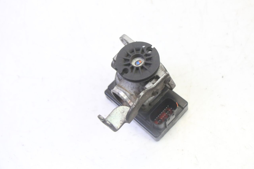 photo de INJECTION PEUGEOT TWEET PRO CARGO 50 (2018 - 2022) - Gros plan technique