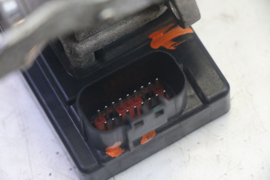 photo de INJECTION PEUGEOT TWEET PRO EFI 4T 50 (2021 - 2022) - Points de fixation