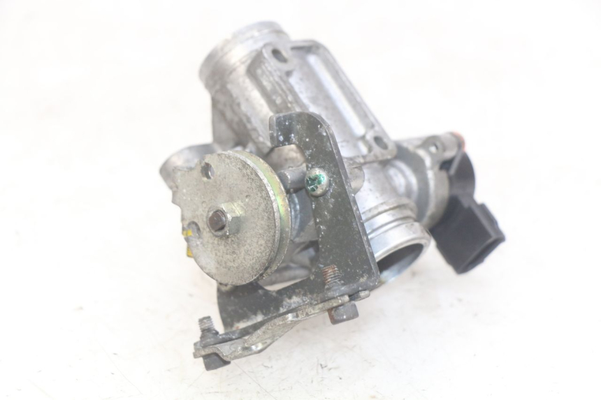 photo de INJECTION YAMAHA XMAX X-MAX 125 (2006 - 2009) - Gros plan technique