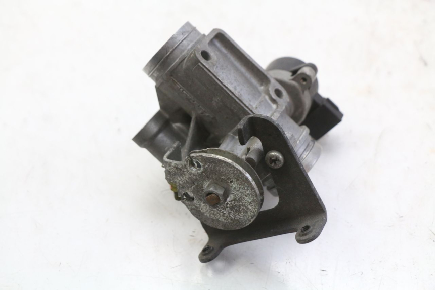 photo de INJECTION YAMAHA XMAX X-MAX 125 (2006 - 2009) - Gros plan technique