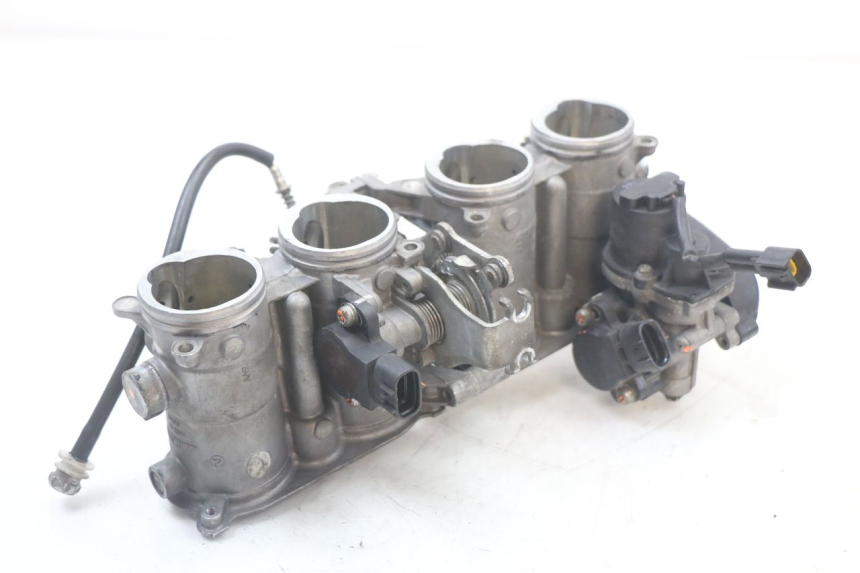 photo de INJECTION YAMAHA FZ1 FAZER 1000 (2007 - 2009) - Autre angle de vue