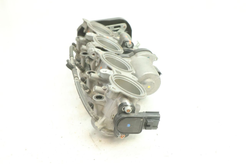 photo de INJECTION YAMAHA YZF R6 600 (2008 - 2009) - Marquages et références