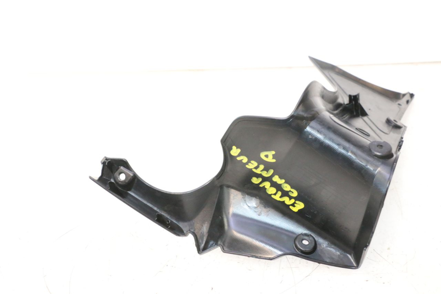photo de INTERIEUR TETE FOURCHE DROIT YAMAHA FZ8 800 (2010 - 2016) - Points de fixation