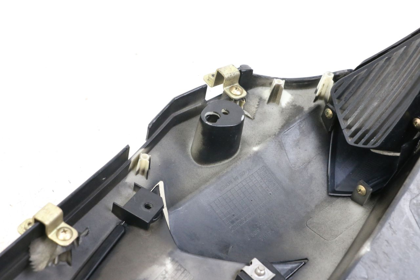 photo de INTERIEUR TETE FOURCHE DROIT HYOSUNG GTR 125 (2006 - 2008) - Gros plan technique