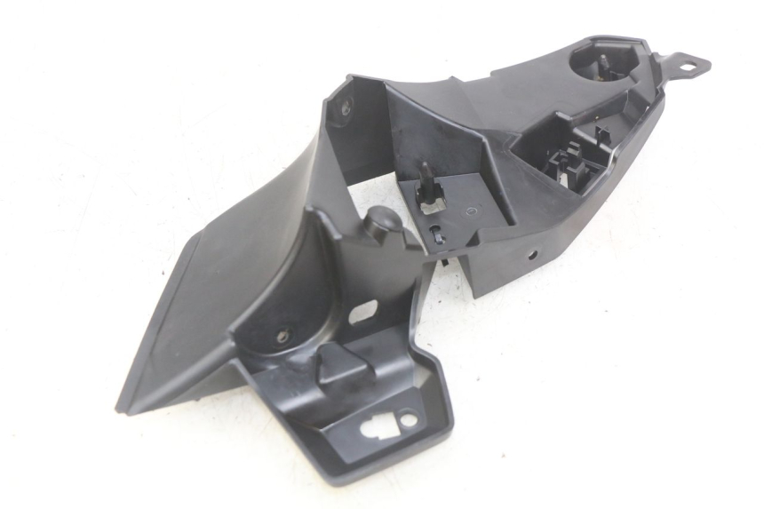 photo de INTERIEUR TETE FOURCHE DROIT YAMAHA MT ABS 125 (2014 - 2018) - Gros plan technique