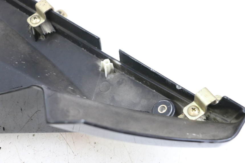 photo de INTERIEUR TETE FOURCHE GAUCHE HYOSUNG GTR 125 (2006 - 2008) - Autre angle de vue